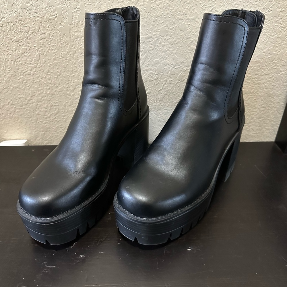 Madden Girl Gotcha Boots